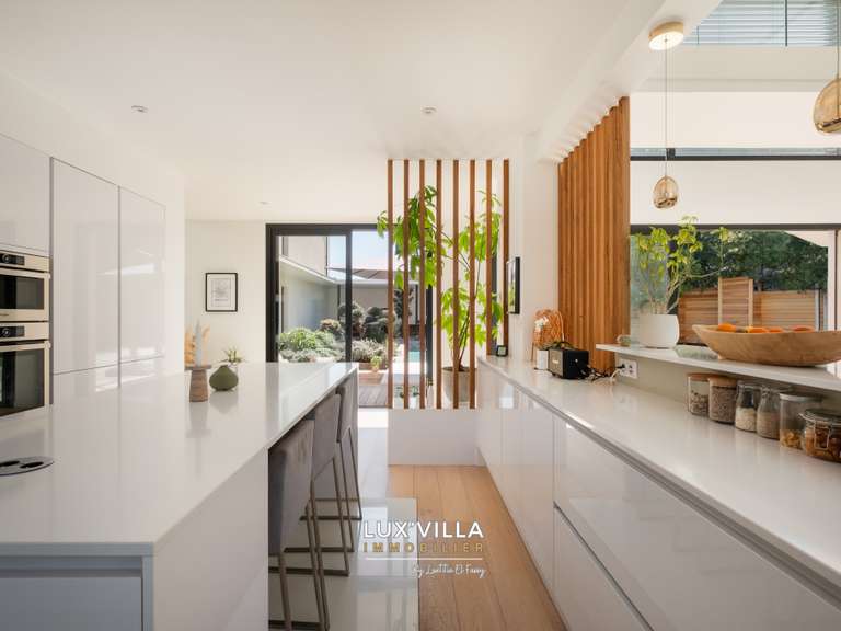 Villa Lattes - 8 chambres - 447m²