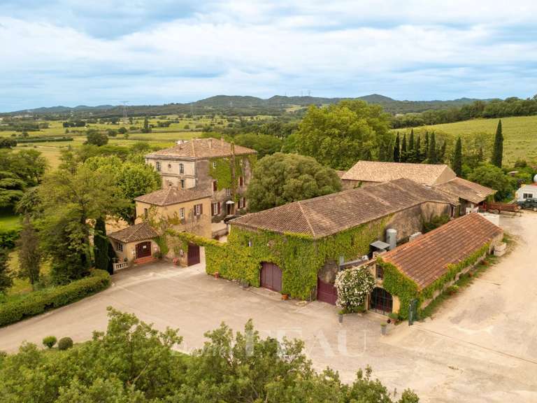 Domaine viticole Laudun-l'Ardoise - 10 chambres - 2766m²