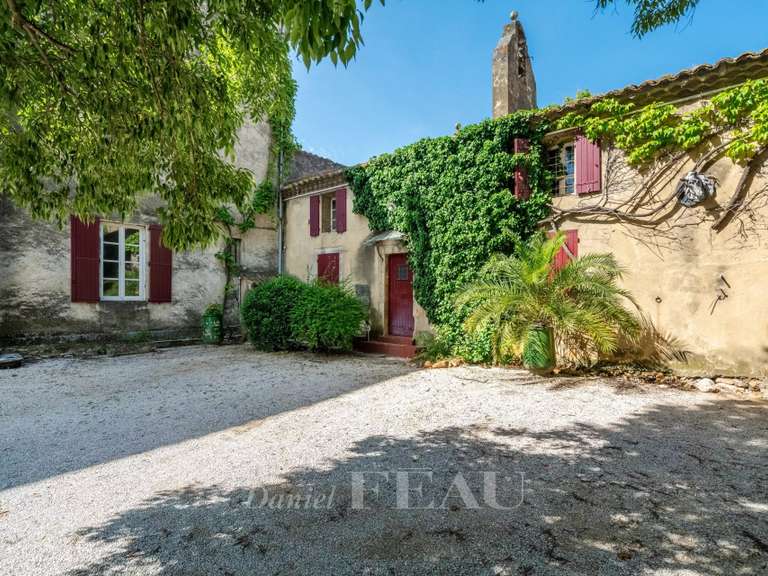 Domaine viticole Laudun-l'Ardoise - 10 chambres - 2766m²