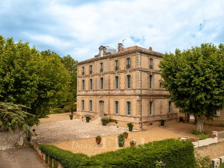Domaine viticole Laudun-l'Ardoise - 10 chambres - 2766m²