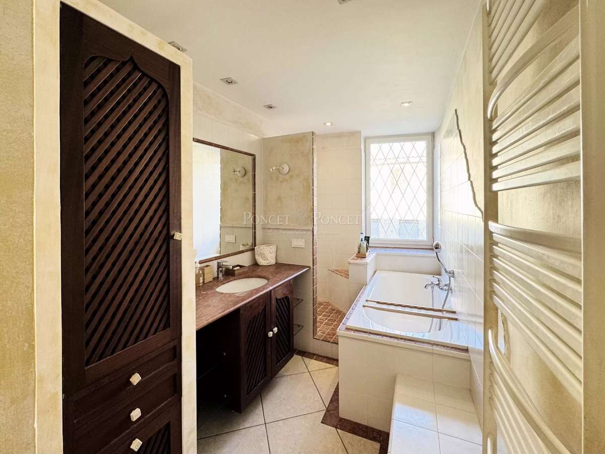 House Laudun-l'Ardoise