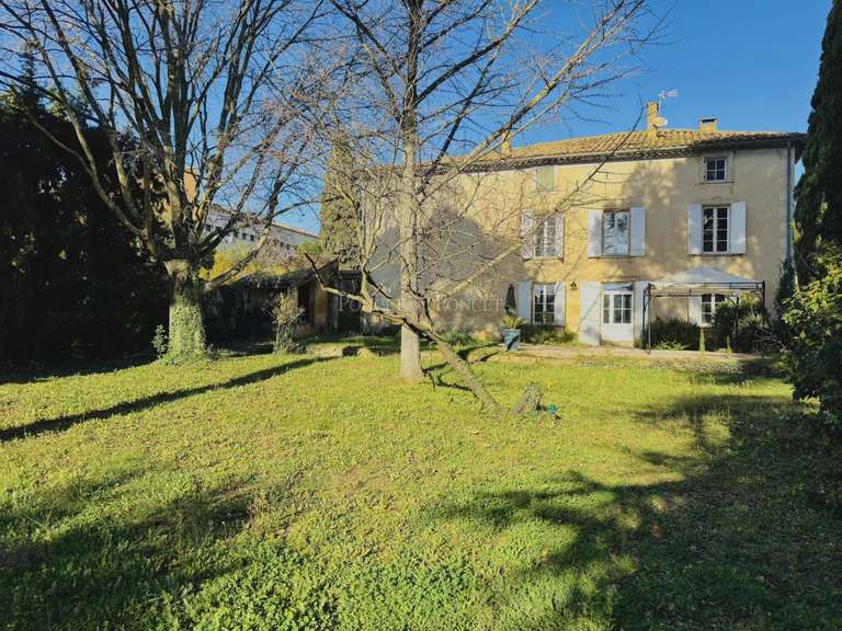 Maison Laudun-l'Ardoise - 3 chambres - 426m²