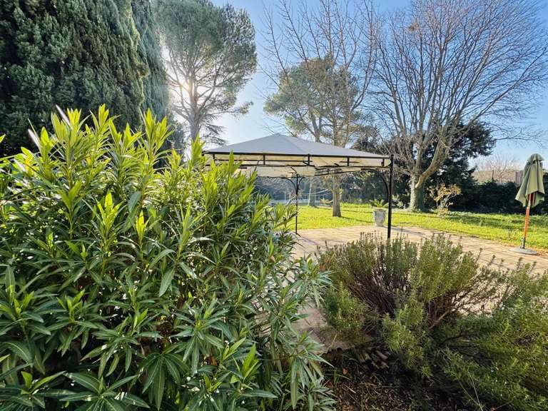 House Laudun-l'Ardoise - 3 bedrooms - 426m²