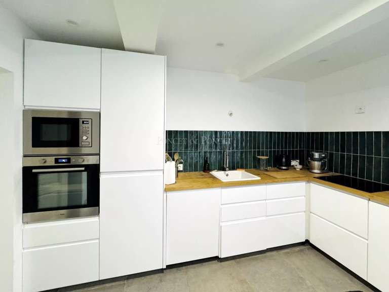 House Laudun-l'Ardoise - 3 bedrooms - 426m²