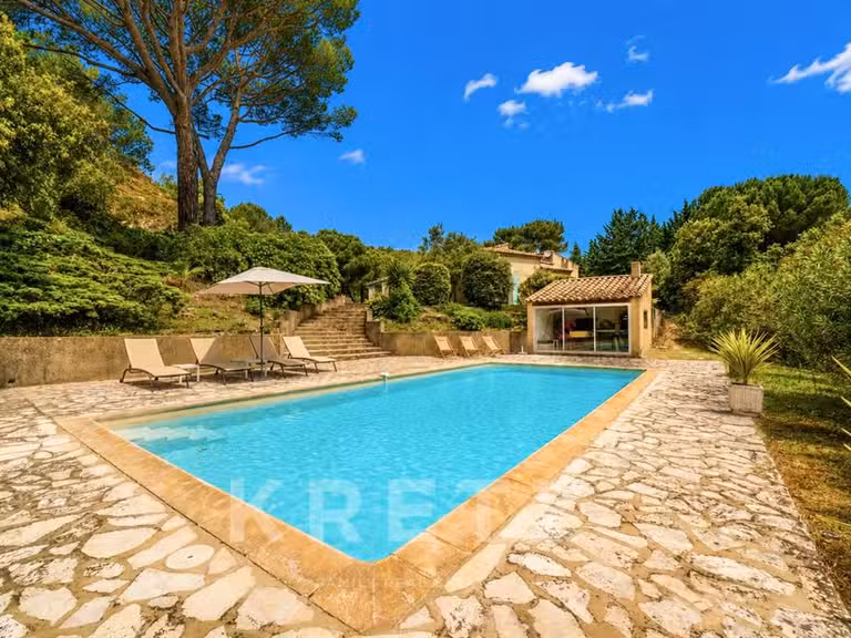 Maison Laudun-l'Ardoise - 5 chambres - 350m²