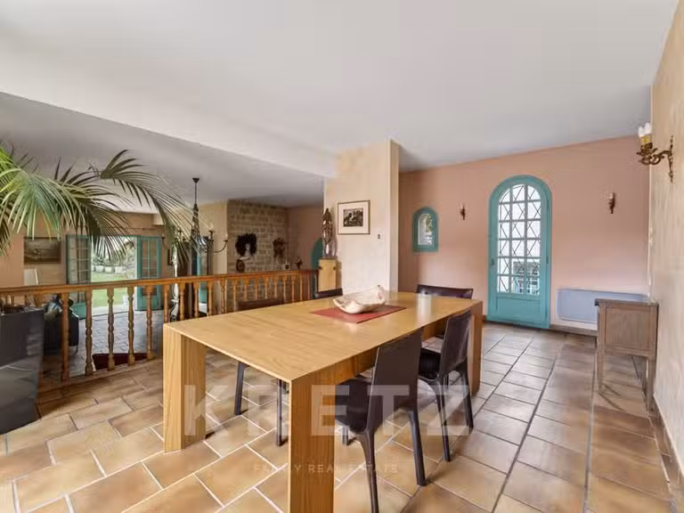Maison Laudun-l'Ardoise - 5 chambres - 350m²