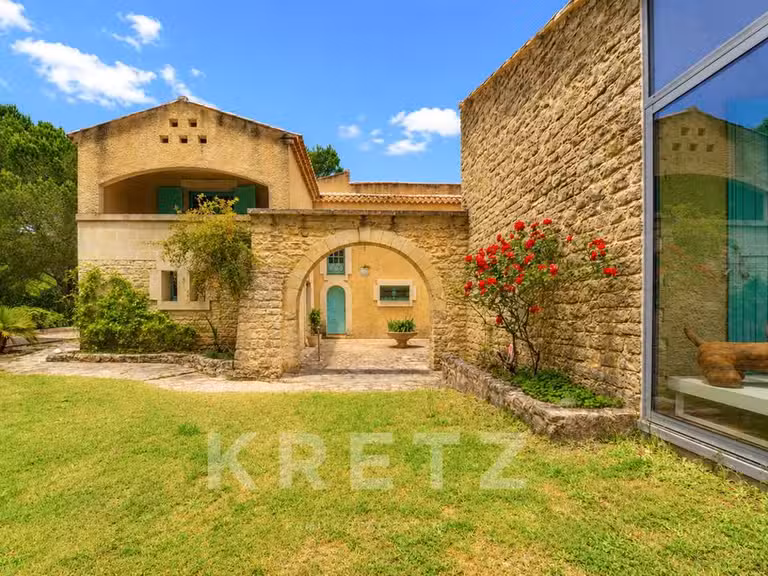 Maison Laudun-l'Ardoise - 5 chambres - 350m²