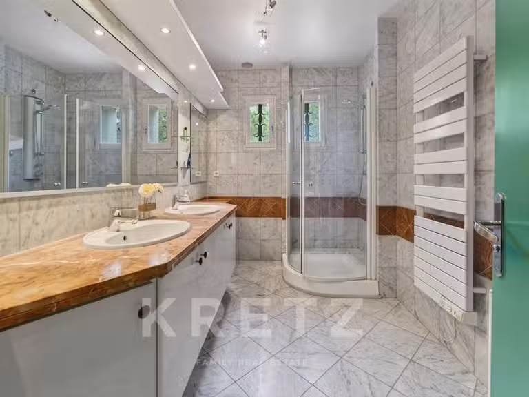 Maison Laudun-l'Ardoise - 5 chambres - 350m²