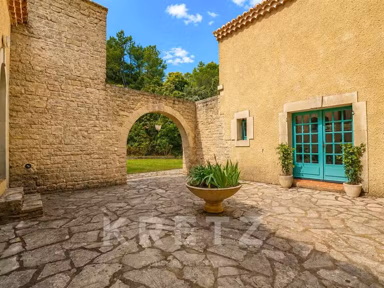 Maison Laudun-l'Ardoise - 5 chambres - 350m²