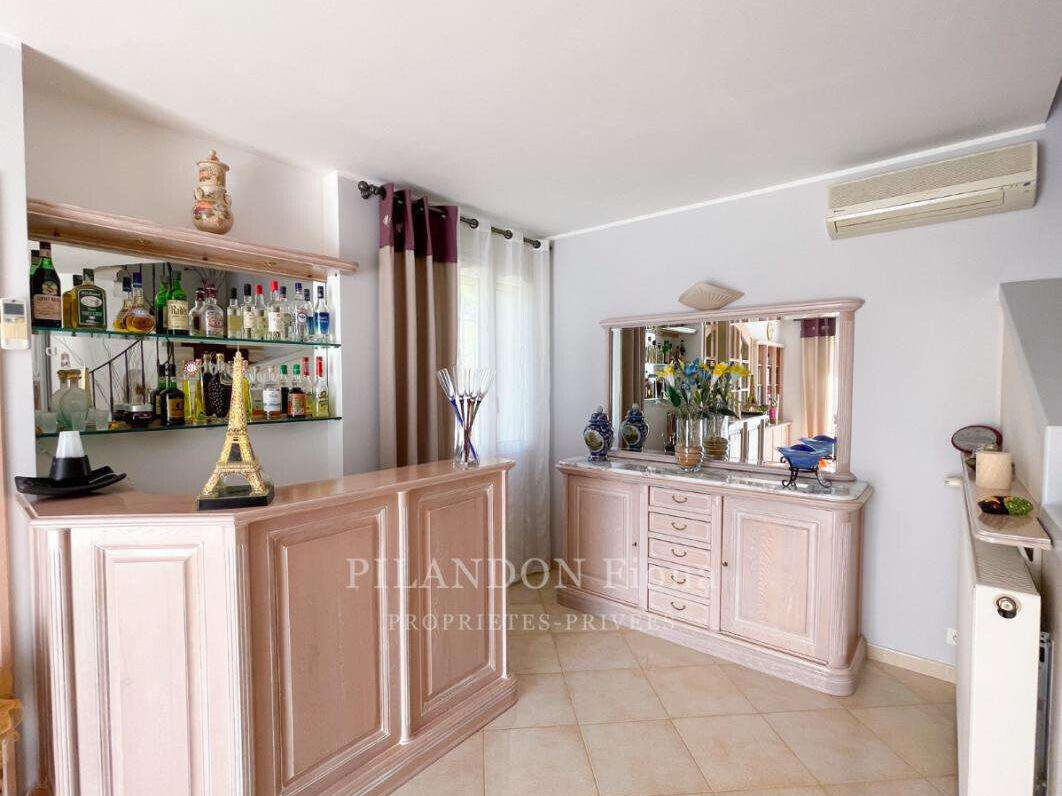 House Lauris