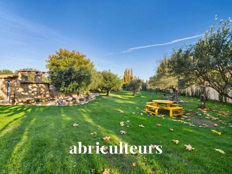 Maison Lauris - 6 chambres - 180m²