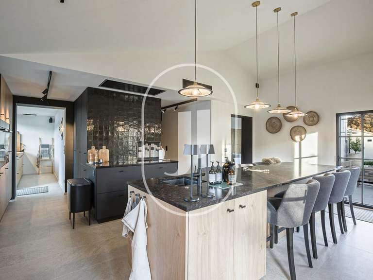 Maison Lauris - 6 chambres - 269m²