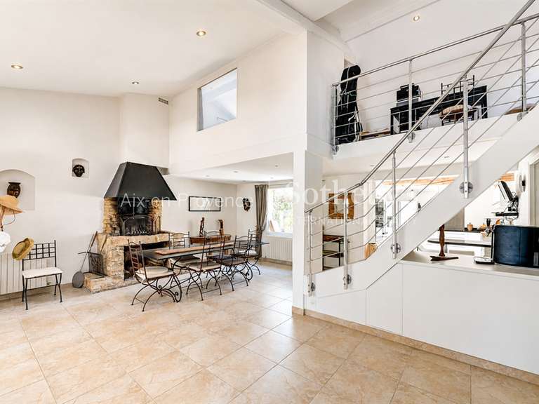 Maison Lauris - 6 chambres - 240m²