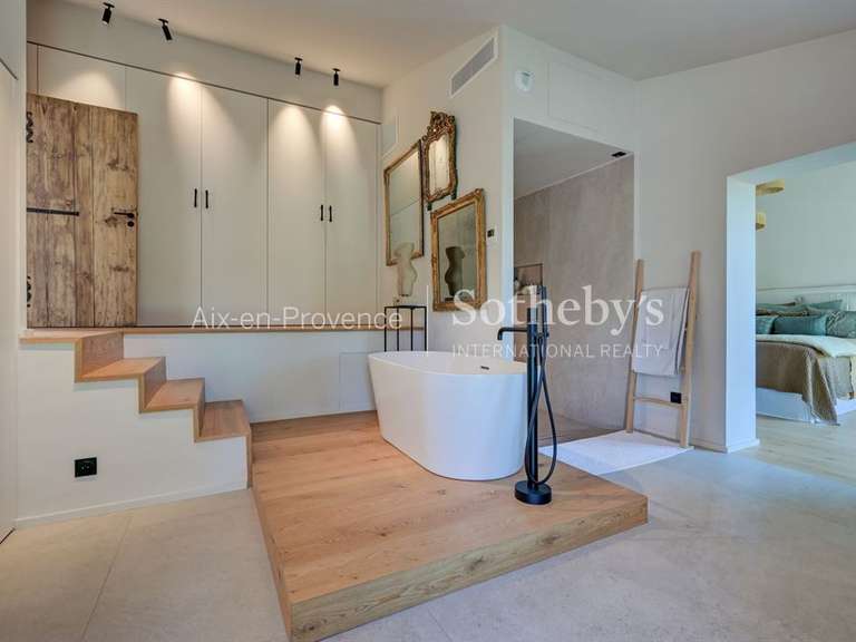 Maison Lauris - 6 chambres - 310m²