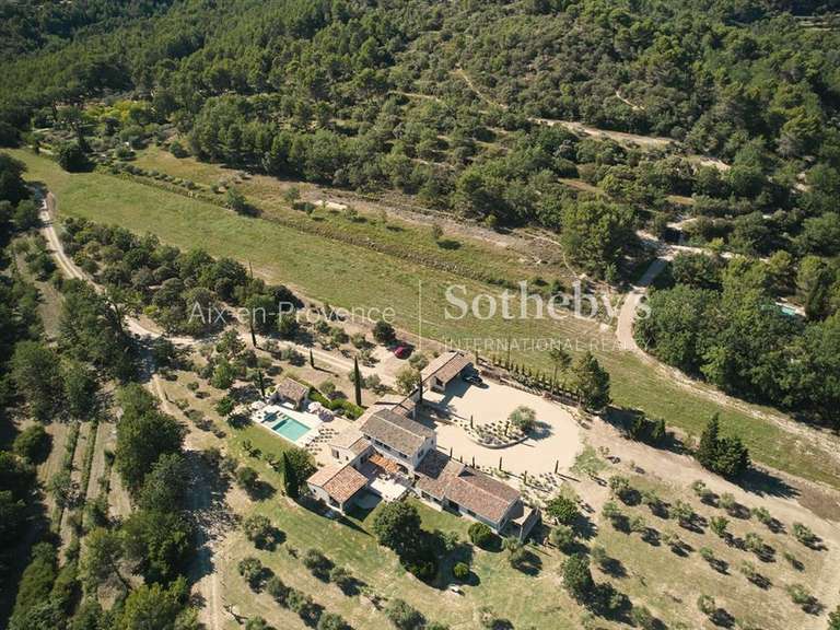 Maison Lauris - 6 chambres - 310m²