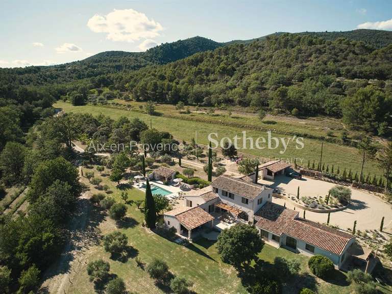 Maison Lauris - 6 chambres - 310m²