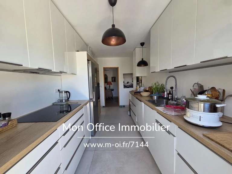Maison Lauris - 5 chambres - 190m²