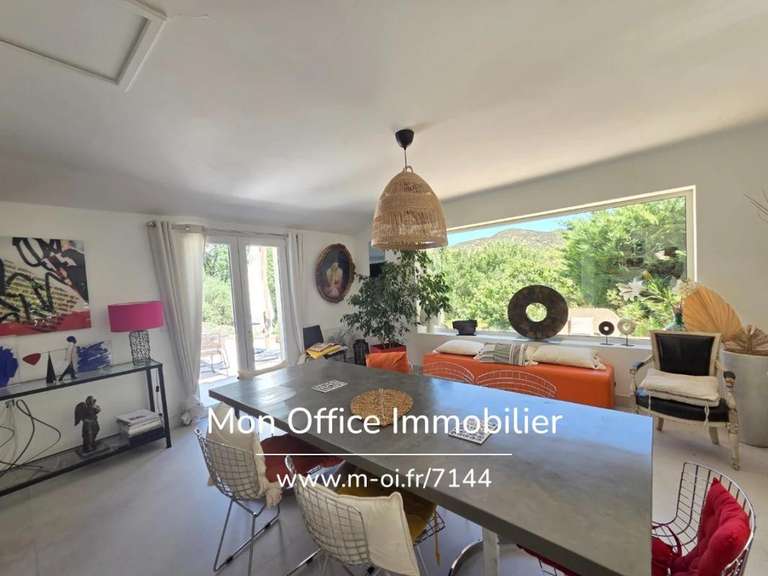 Maison Lauris - 5 chambres - 190m²
