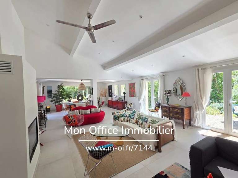 Maison Lauris - 5 chambres - 190m²