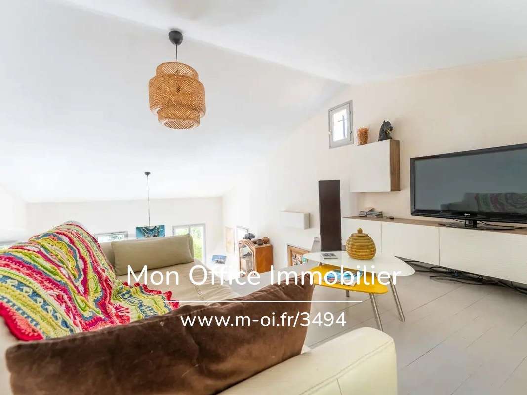 Maison Lauris