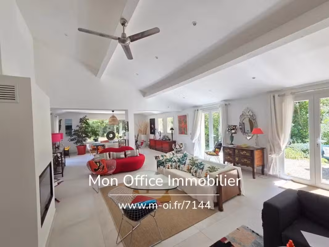 Maison Lauris