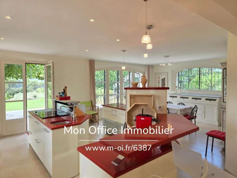 Property Lauris - 6 bedrooms - 340m²