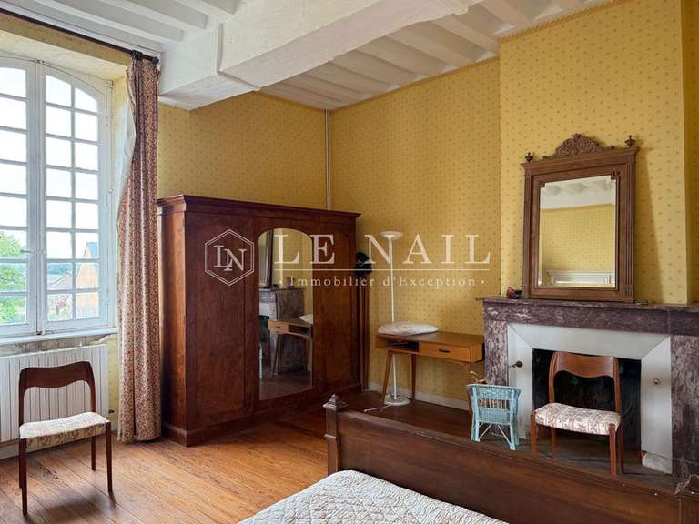 Castle Laval - 9 bedrooms - 580m²