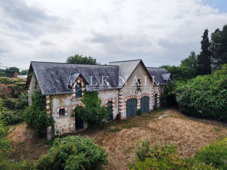 Castle Laval - 9 bedrooms - 580m²