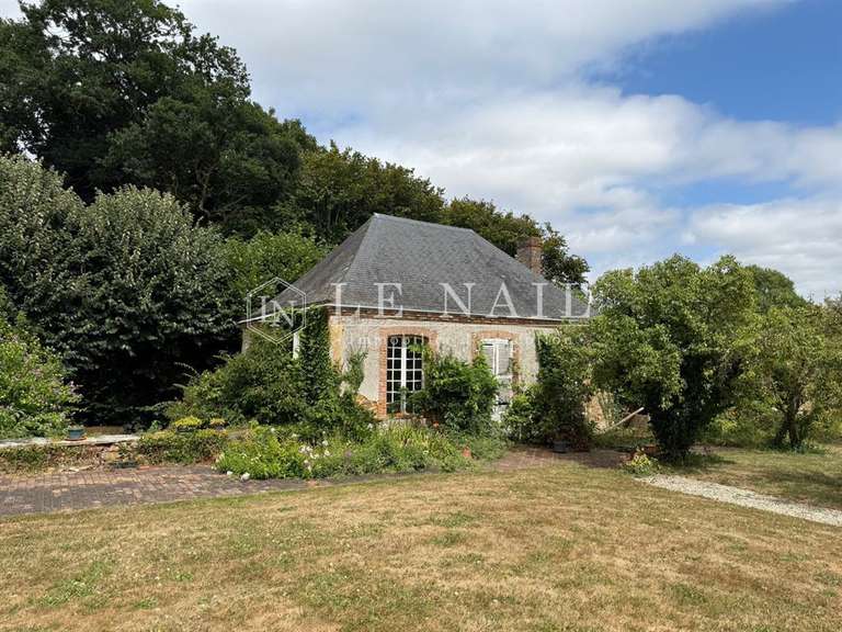 Castle Laval - 9 bedrooms - 580m²