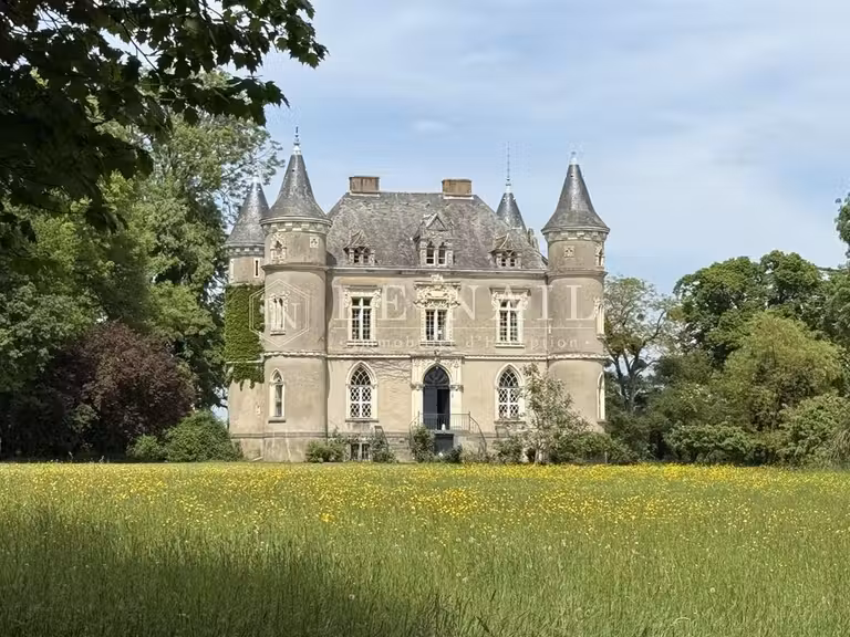 Château Laval - 4 chambres - 320m²
