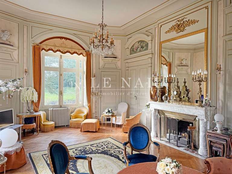 Château Laval - 13 chambres - 600m²