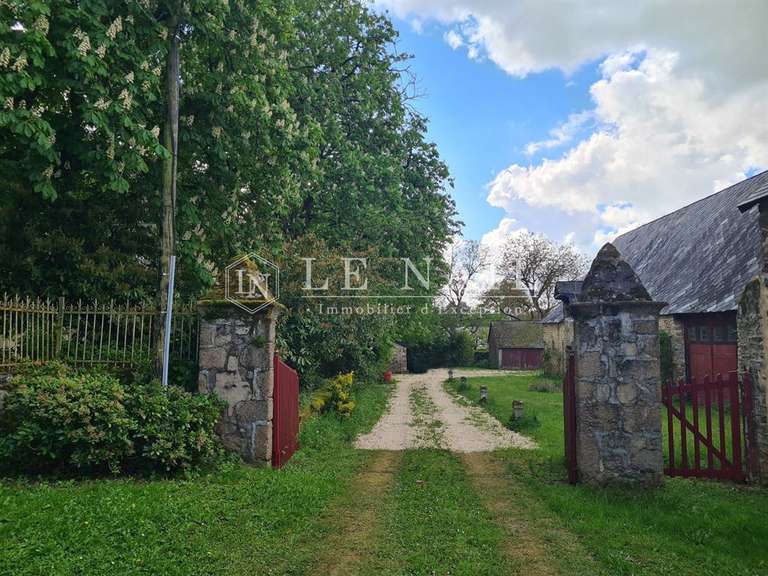 Castle Laval - 5 bedrooms - 320m²