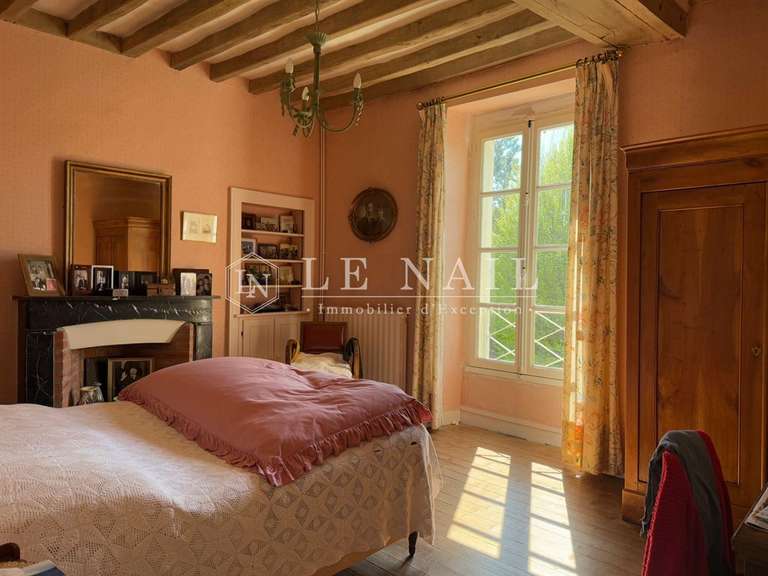 Maison Laval - 9 chambres - 280m²