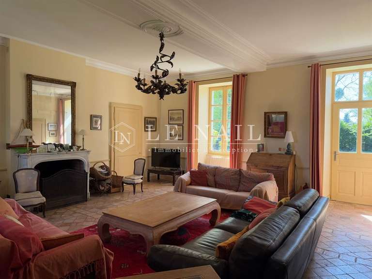 Maison Laval - 9 chambres - 280m²