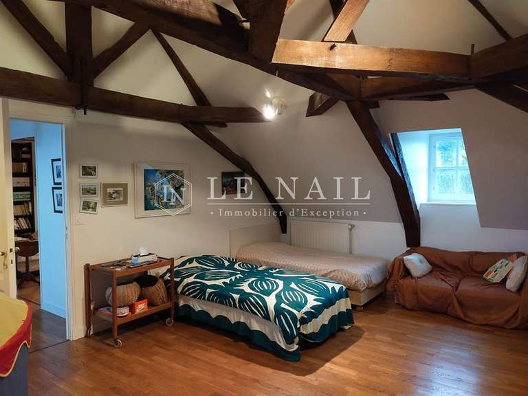 Maison Laval - 9 chambres - 280m²