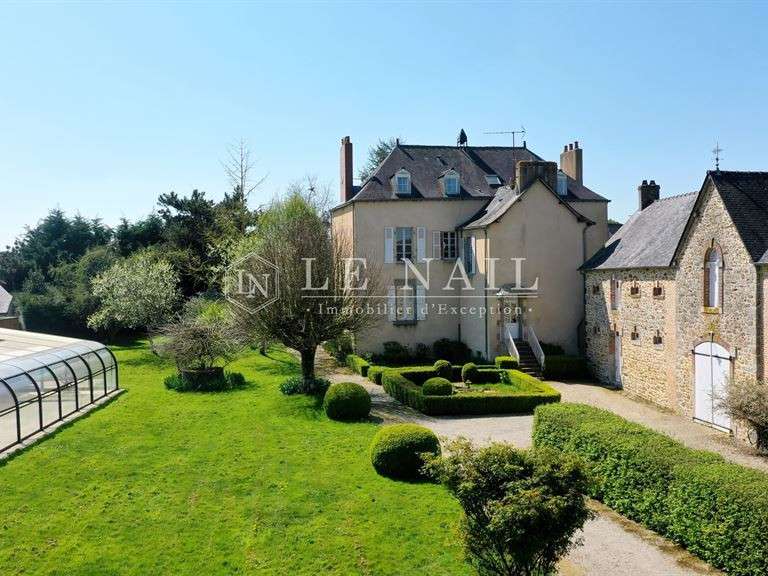 Maison Laval - 9 chambres - 280m²