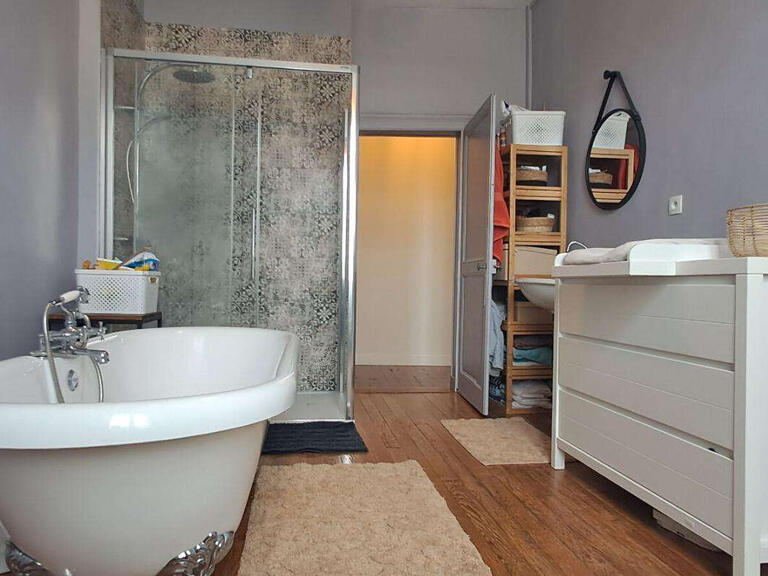 Maison Laval - 6 chambres