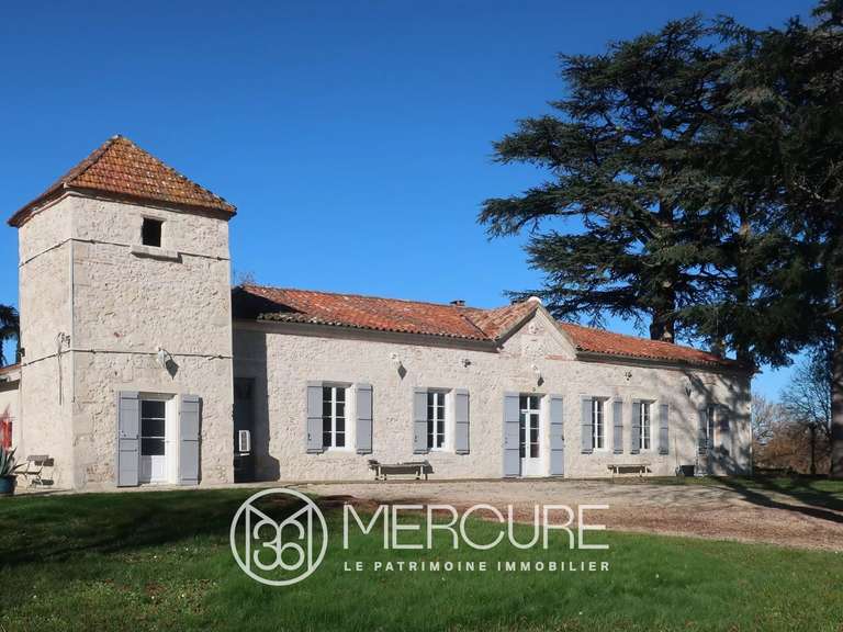 Propriété Layrac - 7 chambres - 643m²