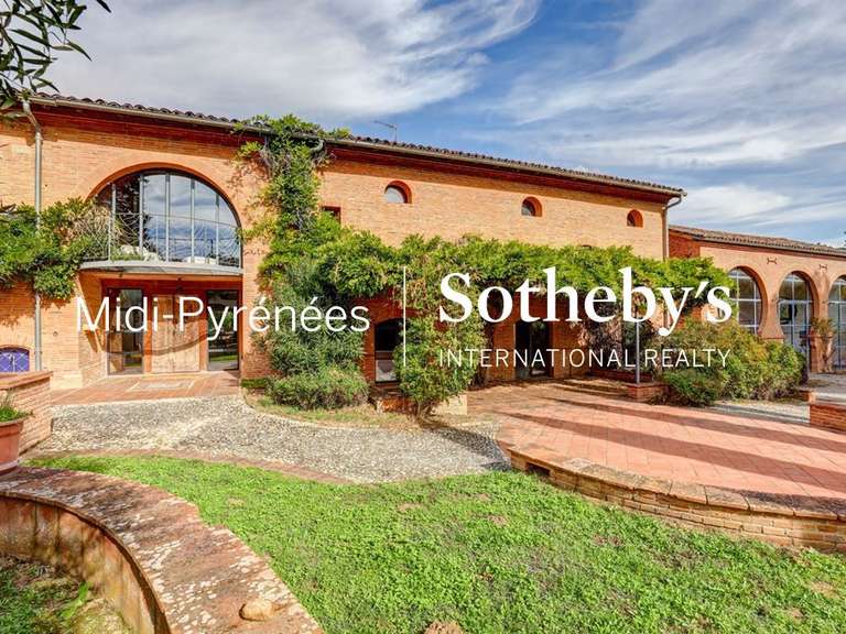 Maison Layrac-sur-Tarn - 6 chambres - 560m²