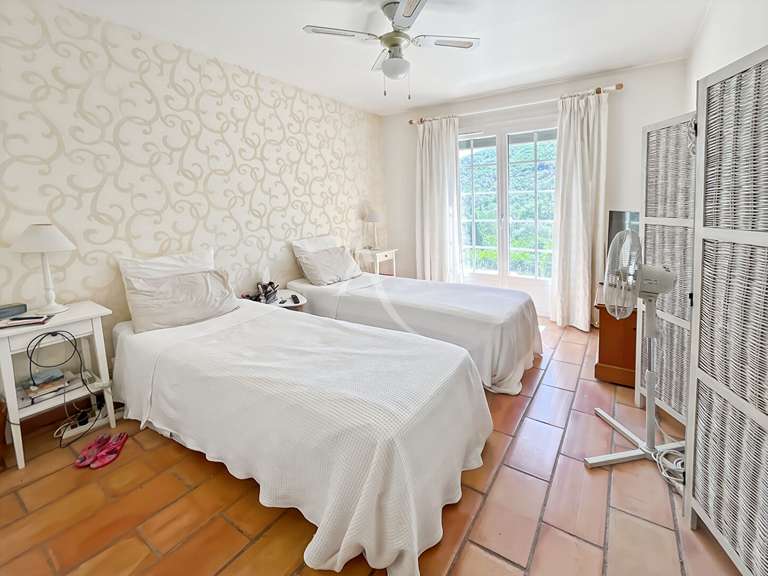 Maison Le Bar-sur-Loup - 3 chambres - 137m²