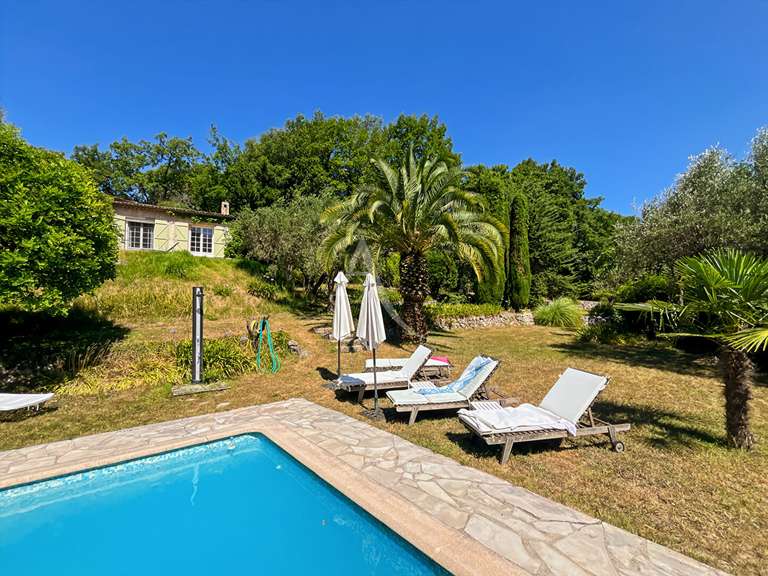 Maison Le Bar-sur-Loup - 3 chambres - 137m²