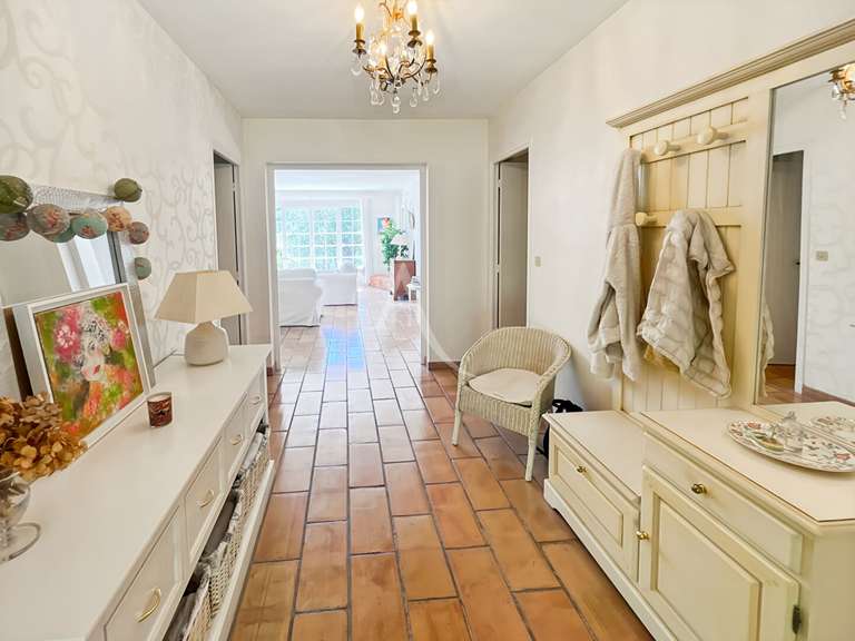 Maison Le Bar-sur-Loup - 3 chambres - 137m²