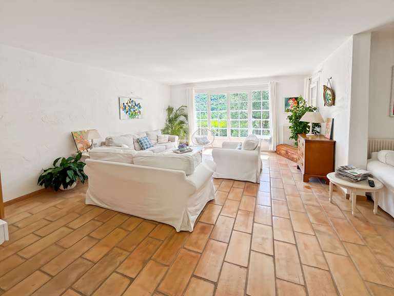 Maison Le Bar-sur-Loup - 3 chambres - 137m²