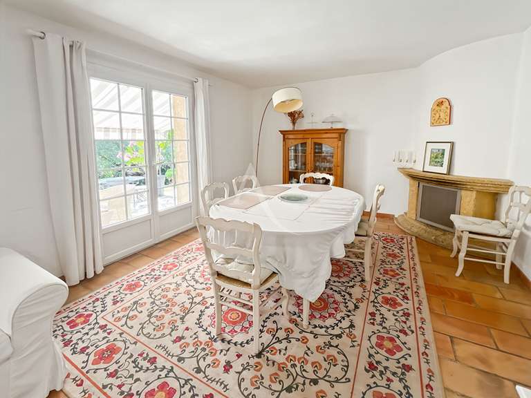 Maison Le Bar-sur-Loup - 3 chambres - 137m²
