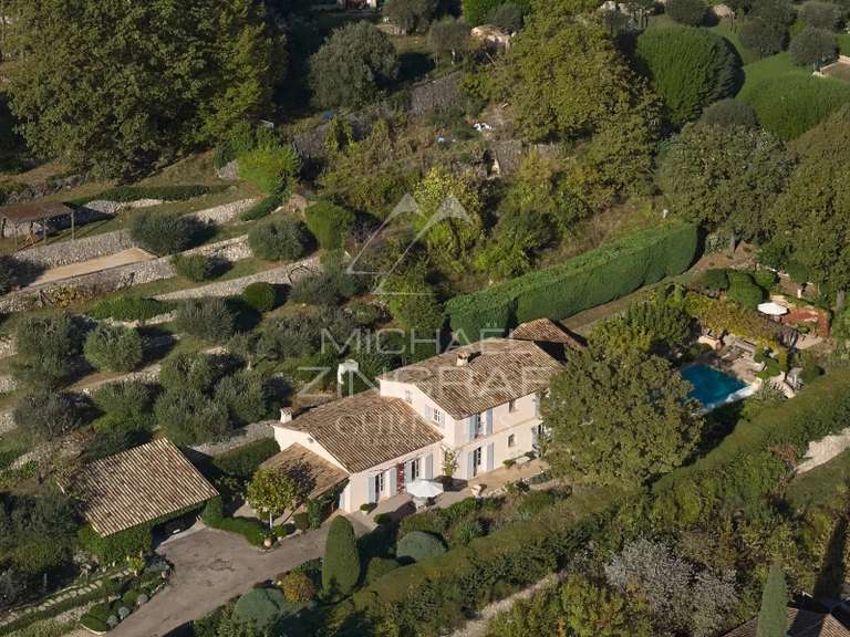 Maison Le Bar-sur-Loup - 4 chambres - 220m²