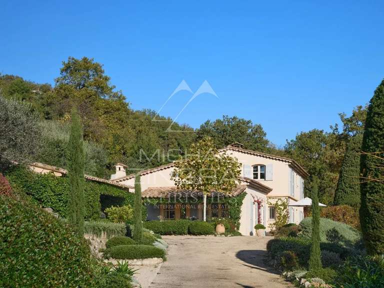 Maison Le Bar-sur-Loup - 4 chambres - 220m²