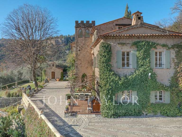 Maison Le Bar-sur-Loup - 10 chambres - 630m²