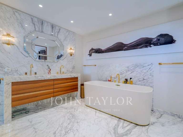 Maison Le Bar-sur-Loup - 10 chambres - 630m²