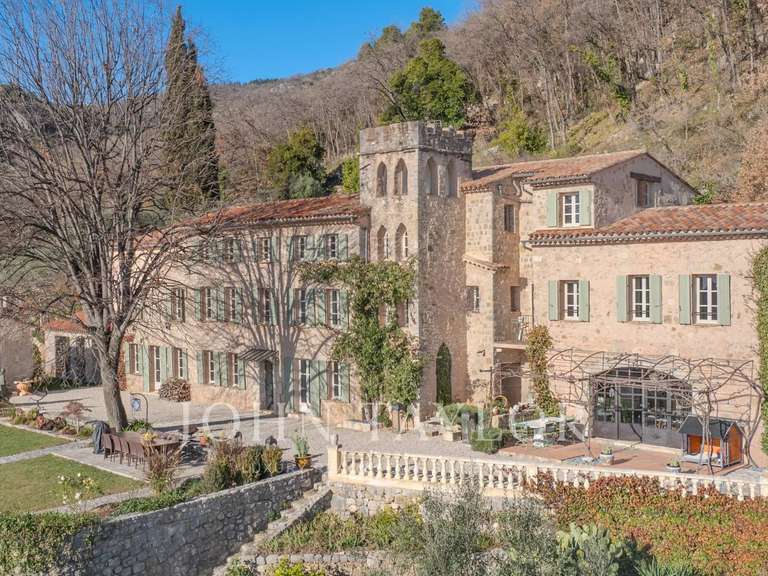 Maison Le Bar-sur-Loup - 10 chambres - 630m²