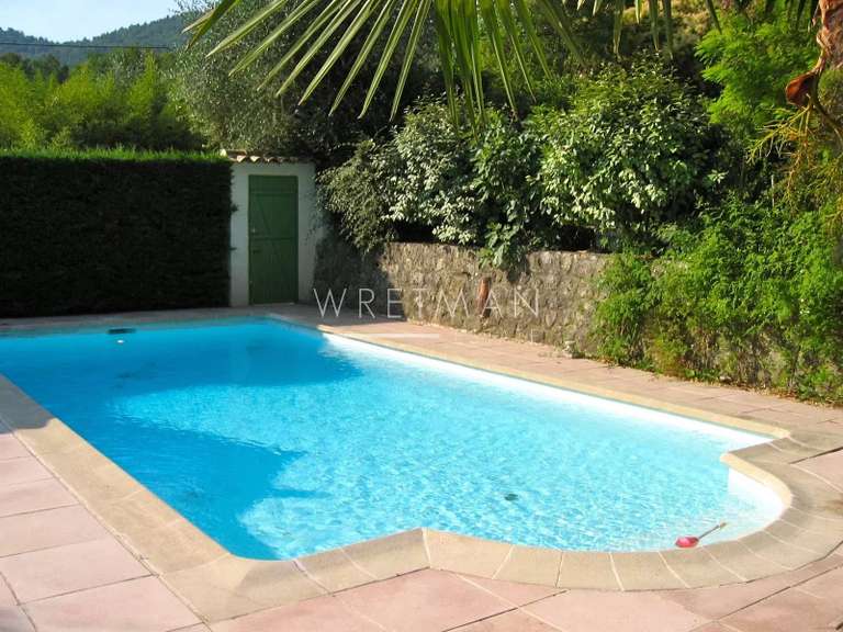 Maison Le Bar-sur-Loup - 3 chambres - 165m²